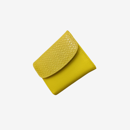 Billetera pequeña en cuero para mujer color amarillo