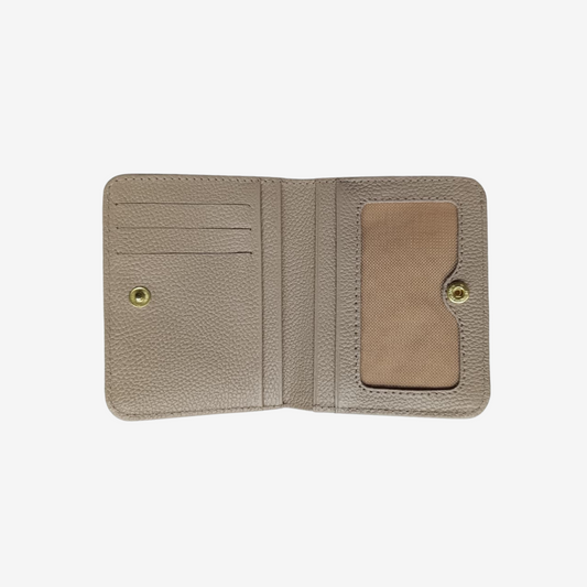 Billetera pequeña zafiro para mujer en cuero color arena.