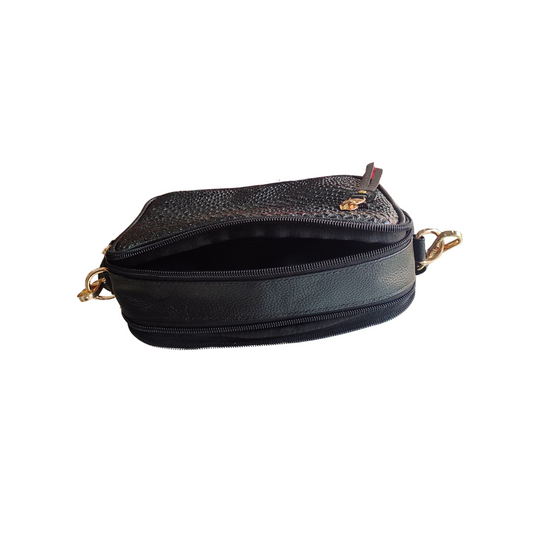 Bolso manos libre pequeño en cuero para mujer en color negro con correa tejida