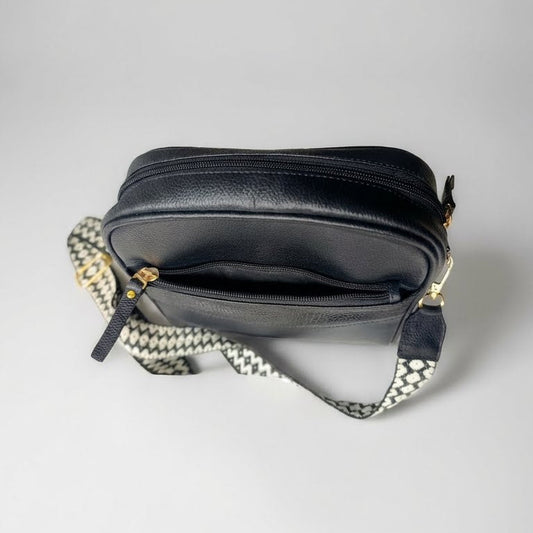 Manos libres Kira Cuero Negro - RagazzaBolsos