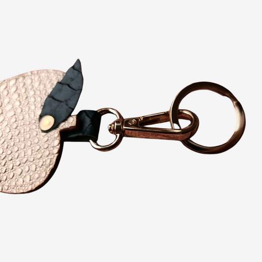 Llavero Manzana en cuero