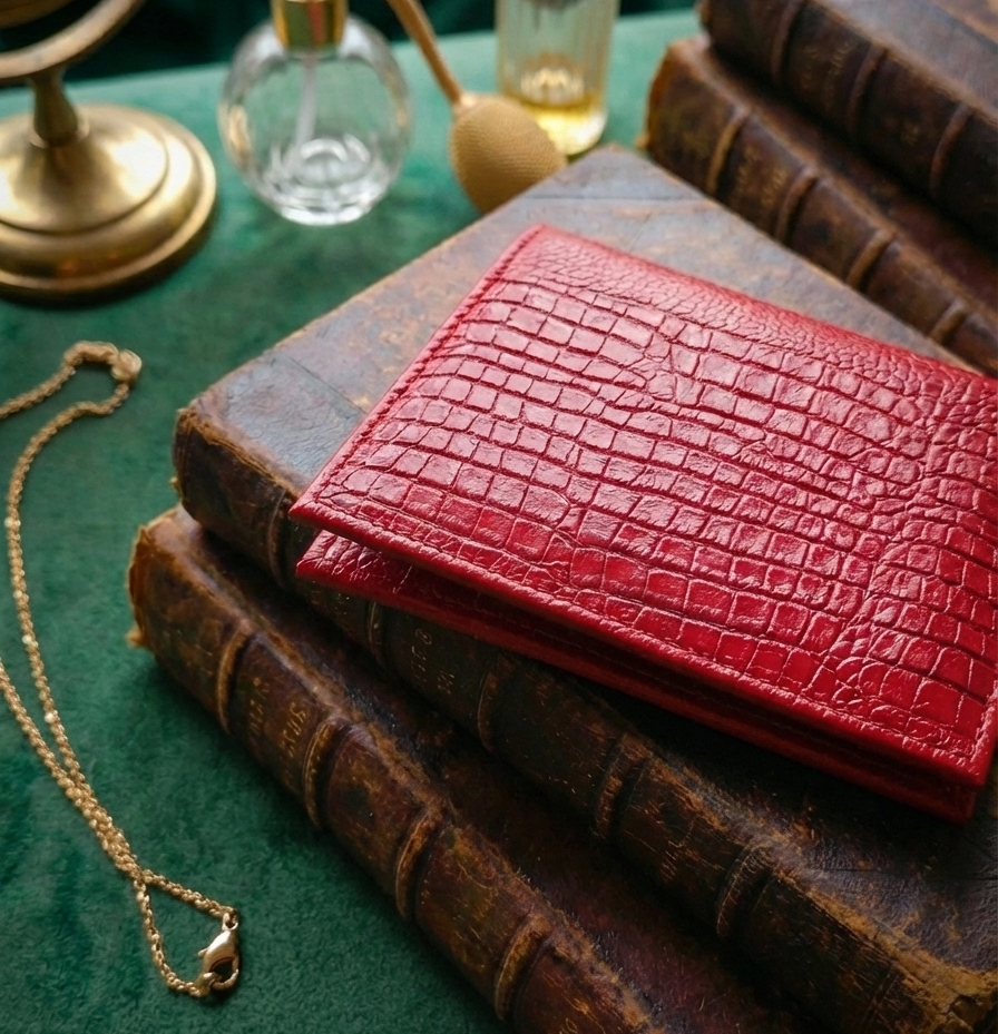 Tarjetero Essential En Cuero Rojo