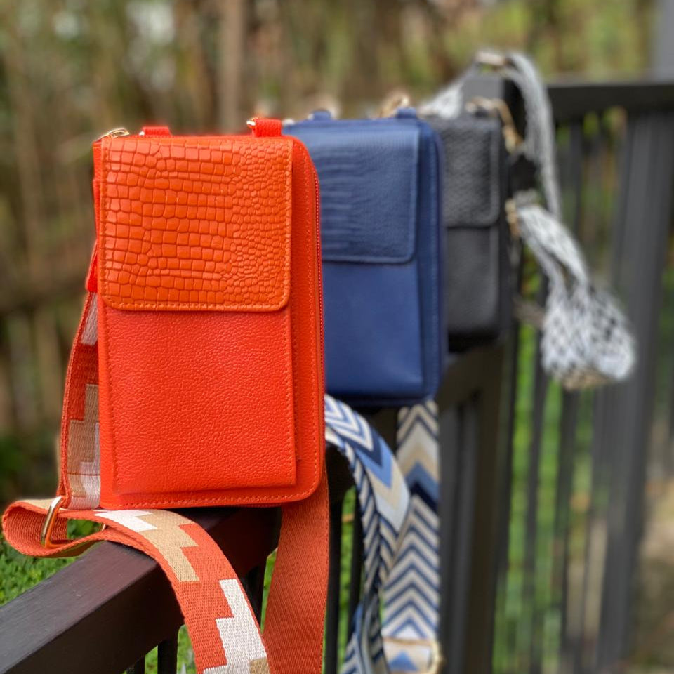 Porta celular Pandora en cuero Naranja