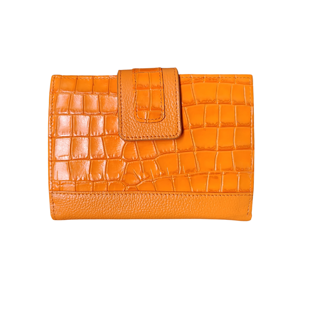Billetera porta pasaporte en cuero color naranja combinado con folia y cuero liso Ragazza