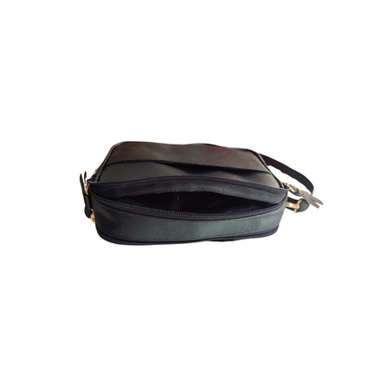 Bolso manos libre pequeño en cuero para mujer en color negro con correa tejida