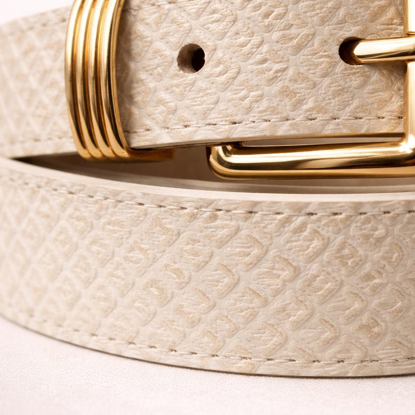 Cinturon para mujer en cuero color Beige con herrajes importados