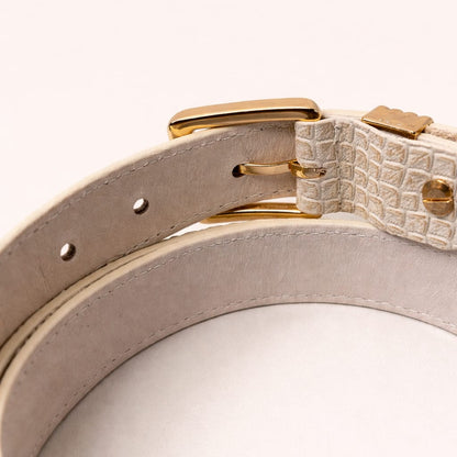 Cinturon para mujer en cuero color Beige con herrajes importados