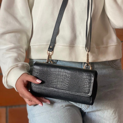 Billetera porta celular en cuero color negro para mujer 
