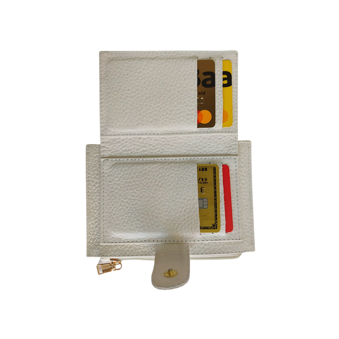 Tarjetero para mujer en cuero con espacio para monedas color Beige