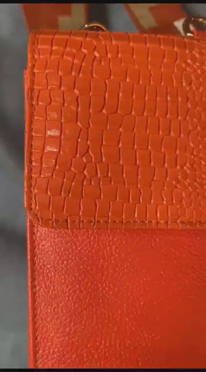 Billetera porta celular Pandora para dama en color naranja